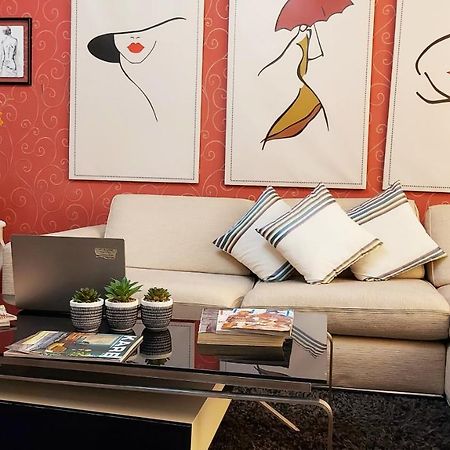Spacious Family-Friendly Apartment In The Heart Of Bllok ติรานา ภายนอก รูปภาพ