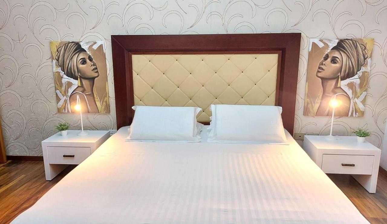 Spacious Family-Friendly Apartment In The Heart Of Bllok ติรานา ภายนอก รูปภาพ